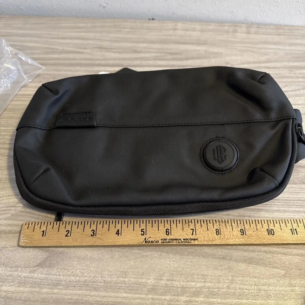 ARCTIC HUNTER Waterproof Shoulder Men Travel Chest Bag Outdoor Crossbody Hiking